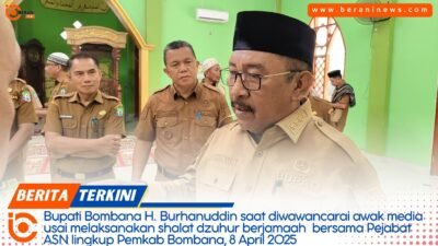 Bupati Bombana Burhanuddin bersama ASN melaksanakan sholat Dzuhur berjamaah di Masjid Haqul Yakin
