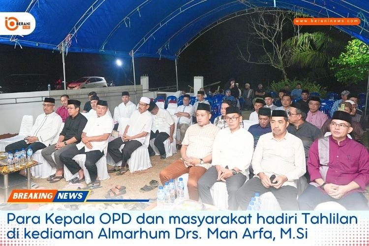Bupati bombana hadiri tahlilan Drs. Man Arfa