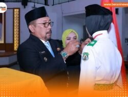 Momen Sakral! H. Burhanuddin Kukuhkan 74 Paskibraka Bombana, Titip Pesan Kebangsaan