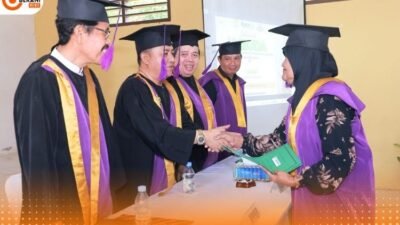 Wisuda 26 lansia Sekolah BKL Matahari Bombana di Aula Kantor Camat Rumbia Tengah