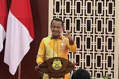 Menteri ESDM Bahlil Lahadalia mendorong distribusi LPG 3 Kg melalui Koperasi Desa Kelurahan Merah Putih