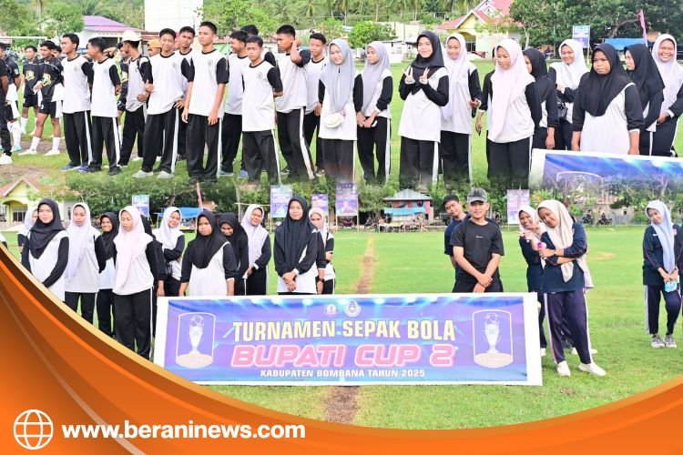 Bupati Bombana membuka Turnamen Sepak Bola Bupati Cup 2 Zona Poleang 2025