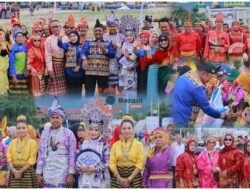 Karnaval Budaya Meriahkan HUT Bombana, Perkuat Persatuan dalam Keberagaman