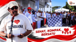 Bupati Bombana mengikuti jalan santai HUT ke-81 RI bersama masyarakat